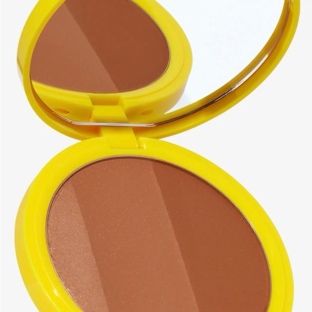 Trixie Cosmetics Flower Power Bronzer - Peace Out Poppy - Picture 2 of 8